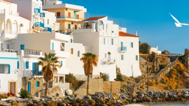 Ούτε η Μήλος, ούτε η Σαντορίνη: Αυτό το κυκλαδονήσι ανήκει στα ομορφότερα της Ευρώπης