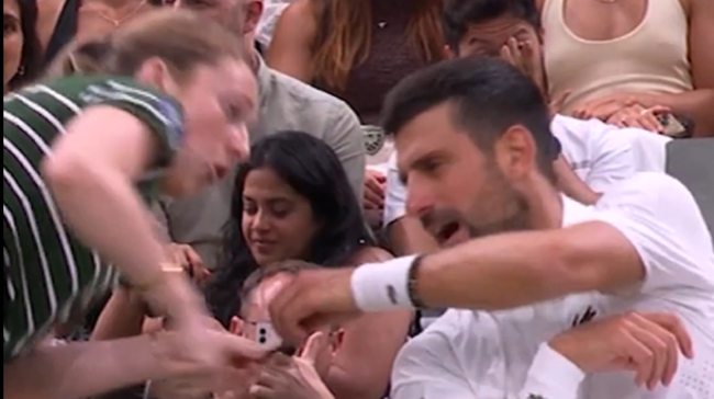 Τρόμαξε ball girl ο Τζόκοβιτς προσποιούμενος ότι τον χτύπησε