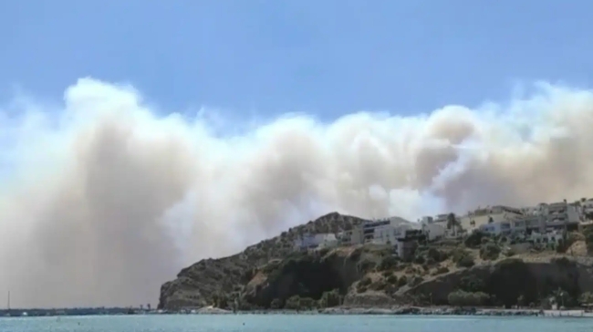 Δύο πυροσβέστες αναφέρονται νεκροί στη μεγάλη φωτιά στο Ρέθυμνο