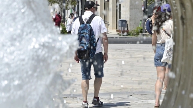 Καιρός: Η ημερομηνία που αλλάζει το καλοκαιρινό σκηνικό - Τι ισχύει για Αθήνα και τις πόλεις «φούρνους»