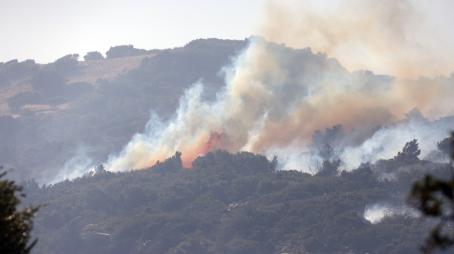 Μάχες της Πυροσβεστικής με νέα πύρινα μέτωπα σε Πάρο και Ρέθυμνο: Φωτιά και στην Άνδρο (vid)
