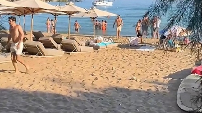 Στην καλύτερη παραλία της Πάρου! Πόσο… ελεύθερη είναι;