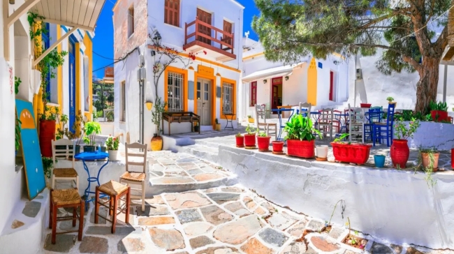 6 γραφικά χωριά των Κυκλάδων που αξίζει να ανακαλύψετε