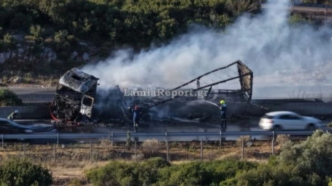 Μαρτίνο: Νέα πλάνα από το θανατηφόρο τροχαίο με τη σύγκρουση των δύο φορτηγών – Η εικόνα από drone