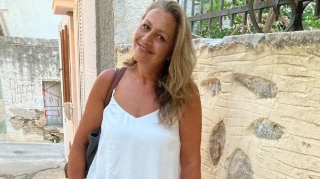 BBC: Βρετανίδα δασκάλα τσιμπήθηκε από τσιμπούρι στην Σύρο: «Ήμουν σε κώμα για 42 μέρες»