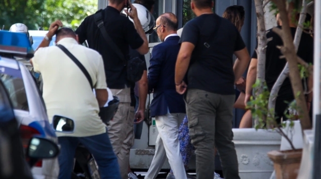 Βίντεο - ντοκουμέντο: Οι κινήσεις του γιατρού στο Κολωνάκι την που ο Μαζωνάκης βρισκόταν στο ιατρείο