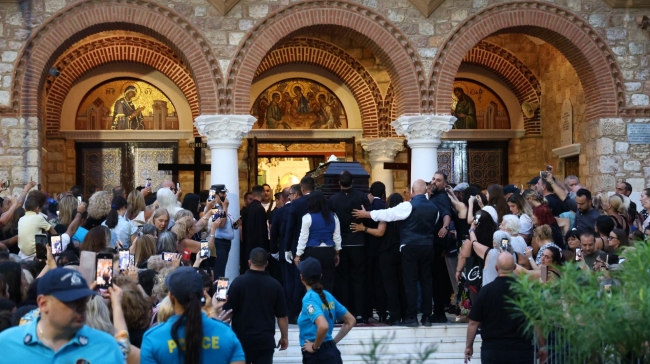 Νίκαια - Μαζωνάκης: Ποιοι είναι οι αστυνομικοί με τα μπλε μπλουζάκια στη λαϊκή αγρυπνία