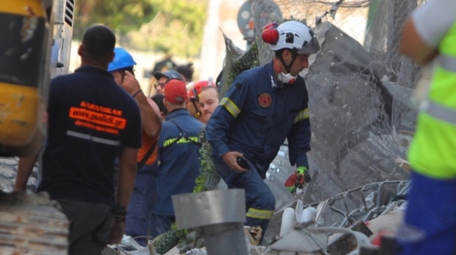 Πλάκα: Στο φως μαρτυρία για τεχνικό που έψαχνε για διαρροή κοντά στο κτίριο - Τα ερωτήματα για την έκρηξη