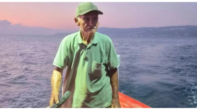 Στα 92 του «βάζει πλώρη» για το βιβλίο Γκίνες: Ο καπετάν Δημήτρης από την Ερέτρια δεν αφήνει το καΐκι
