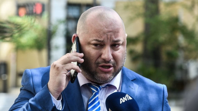 Ανδρέας Θεοδωρόπουλος: «Το ηχητικό που ακούγεται να χτυπάω τον γιο μου είναι AI»