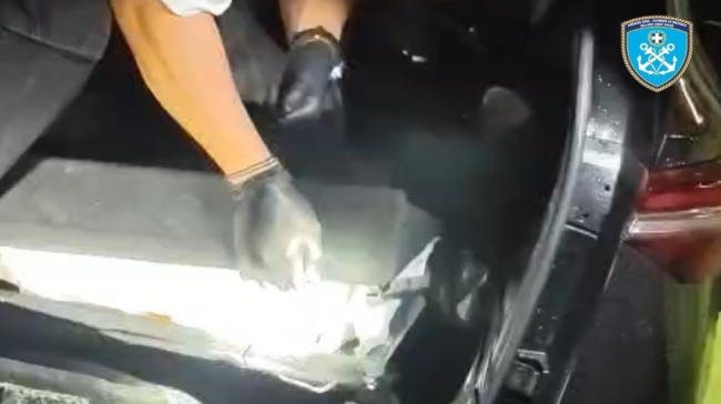 Λαύριο: Κατασχέθηκαν 18 κιλά κοκαΐνης αξίας άνω του 1,3 εκατ. ευρώ – Συνελήφθη 43χρονος Βρετανός