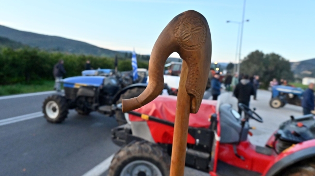 Δωρεάν διόδια στη γέφυρα του Ρίο «κέρασαν» οι αγρότες