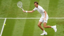 Καρέ νικών για τον Μεντβέντεφ στον 1ο γύρο του Wimbledon (vids)