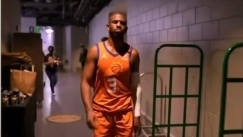 Ο πικραμένος Κρις Πολ έφυγε χωρίς να συγχαρεί τους Μπακς και τον Γιάννη! (vid)