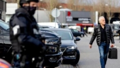 Κατέληξε ο δημοσιογράφος Πέτερ Ντε Βρις που είχε δεχτεί πυροβολισμούς