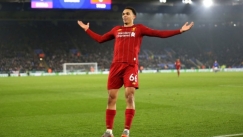 Ο Αλεξάντερ-Αρνολντ μένει στη Λίβερπουλ έως το 2025 (vids)