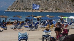 Κιούσης - Τζαντζαράς: Το καλοκαίρι της Αγίας Ελληνικής Οικογένειας (podcast)