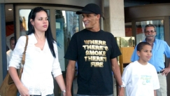 Η σύζυγος του Ριβάλντο αποθεώνει την ελληνική γλώσσα γράφοντας... ελληνικά (vid)