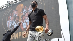 Yπόκλιση Σακίλ σε Γιάννη: «Αξίζει να τον λέτε Superman και μένα απλά Σακ» (pic) 