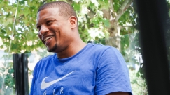 Ο Μάικ Μπατίστ στο πρόγραμμα ανάπτυξης ψηλών της ΕΟΚ, "Big Greeks"