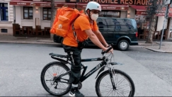 Υπουργός στην Καμπούλ, delivery πίτσας στη Λειψία! 