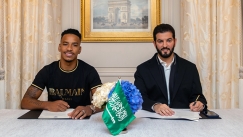 Υπέγραψε ο αντί-Τζιοβίνκο, αλλά δεν άνοιξε ο δρόμος για την Τούμπα... (vid)