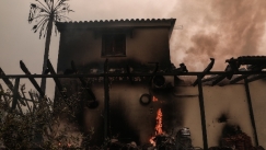 Ο πυκνός καπνός στη Β. Εύβοια προβληματίζει για τα εναέρια μέσα (vids)