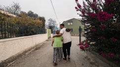 Χάος στην Εύβοια: Δυσκολεύονται τα εναέρια μέσα, νέο μέτωπο στη Δάφνη, νέες εκκενώσεις (vid)