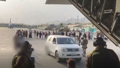 Ο Τζόνσον θα πιέσει τον Μπάιντεν να παρατείνει την προθεσμία αποχώρησης από το Αφγανιστάν