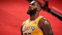 Με ΛεΜπρόν βασικό σέντερ, οι Λέικερς έχουν 5/5 νίκες και 127 πόντους μ.ο