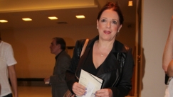 Οργισμένη ανάρτηση της Ελένης Ράντου: «Ο Ρούτσι προσφέρει τη ζωή του και τα ΜΜΕ παίζουν το τροχαίο του Μπισμπίκη»