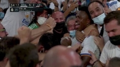 Ο Βινίσιους πήδηξε στην εξέδρα και πανηγύρισε το γκολ με τον κόσμο (pics & vid)