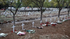 Ζητάνε εκταφές για να διαπιστωθεί αν πέθαναν από Covid: «Είμαστε τρελοκομείο», λέει ο Λαζανάς