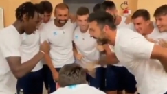 «Εξολοθρευτής» Μπουφόν στο... πέτρα, μολύβι, ψαλίδι, χαρτί, μπροστά σε Ζαγαρίτη και τους συμπαίκτες του στην Πάρμα (vid)