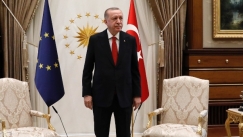 Ο Ερντογάν αύξησε τον μισθό του στις 100.000 λίρες γιατί… μπορεί!