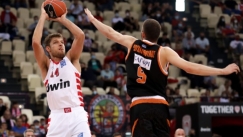 Όπου παίζει στην Basket League, ρίχνει... 100άρες ο Ολυμπιακός (vids)