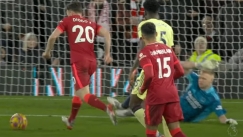 Ο Φαν Ντάικ άρχισε να πανηγυρίζει το γκολ του Ζότα πριν καν εκείνος ντριμπλάρει Γουάιτ και Ράμσντεϊλ! (pic)