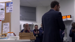 Οι Άγγλοι πανηγύρισαν την πρόκριση στο Μουντιάλ, παραγγέλνοντας δεκάδες κουτιά με πίτσες! (vid)