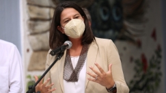 Κεραμέως: «Δεν υπάρχει πρόβλεψη για το κλείσιμο των σχολείων» (vid)