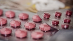 H Pfizer θα διενεργήσει κλινικές δοκιμές στη Ρωσία για το χάπι της κατά του κορονοϊού
