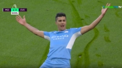 Ο Ρόδρι χάζευε την «φωτοβολίδα» του στο video-wall του γηπέδου (vid)