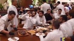 Απτόητος στο «κράξιμο» ο Salt Bae: Άνοιξε το 28ο εστιατόριο στη Σαουδική Αραβία και γίνεται χαμός