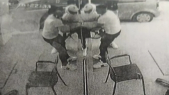 Φωτογραφικά ντοκουμέντα από την αιματηρή συμπλοκή στον Κολωνό: Τι φέρεται να είπε στον εισαγγελέα ο τράπερ (vid)