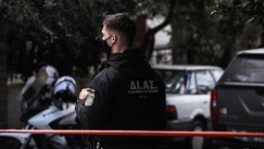Συγκλονιστική μαρτυρία αστυνομικού από την αποτροπή γυναικοκτονίας: «Τη μαχαίρωσε στο λαιμό μπροστά στα μάτια μας»