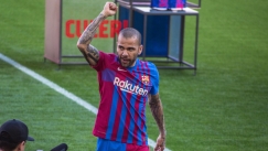 Βασικός στα 39 του κόντρα στη Γρανάδα ο Ντάνι Άλβες, ο γηραιότερος παίκτης στην ιστορία της Μπαρτσελόνα!