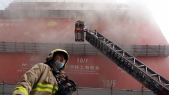 Συναγερμός στο παγκόσμιο κέντρο εμπορίου στο Χονγκ Κονγκ από πυρκαγιά (vid)