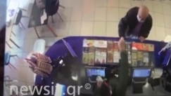 Η στιγμή που καταλαβαίνει πως κέρδισε το Τζόκερ που του έκλεψαν όσο κερνούσε τους συγχωριανούς του (vid)