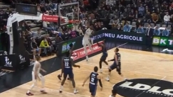 «Πέταξε» και κάρφωσε ο Κώστας Αντετοκούνμπο (vid)