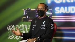 O Χάμιλτον «δικάζει» τη Σαουδική Αραβία για τα ανθρώπινα δικαιώματα