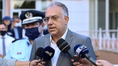 Ο Θεοδωρικάκος επικοινώνησε με τον αστυνομικό που απέτρεψε τη γυναικοκτονία στη Θεσσαλονίκη